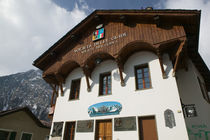 COURMAYEUR: Society of Alpine Guides Headquarters/ Winter(founded in 1859 is Italy's Oldest Guide Association) ? Walter Bibikow 20 von Danita Delimont
