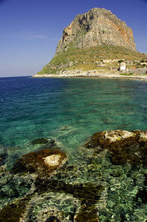 The Rock of Monemvasia set against the clear Aegean Sea von Danita Delimont