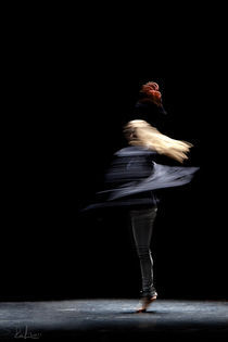 Dancing top by Raffaella Lunelli