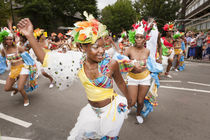Dancing to the beat at Notting Hill Carnival 2011. von Tom Hanslien