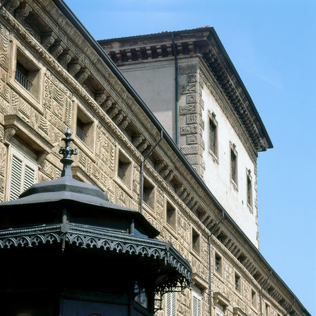 Palazzo-canossa