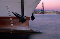 Anchor and Depth Markers of cargo ship von Sami Sarkis Photography