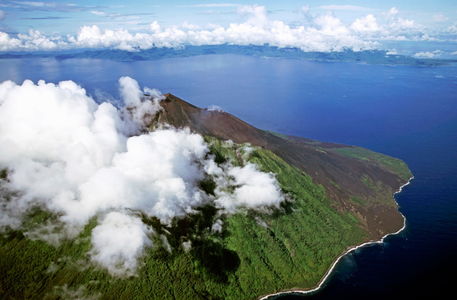 Rf-clouds-island-sea-vanuatu-volcano-lds116