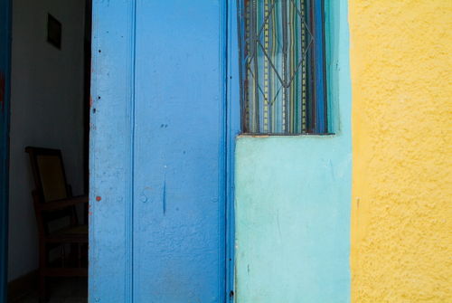 Rf-bricks-bright-door-entrance-trinidad-cub0958