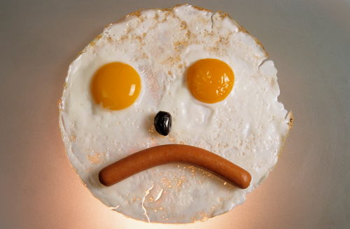 Rf-egg-face-frowning-meal-sausage-unhappy-var138