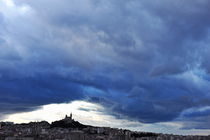 Stormy sky on Marseille city von Sami Sarkis Photography