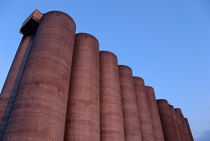 Sugar factory silo at dusk von Sami Sarkis Photography