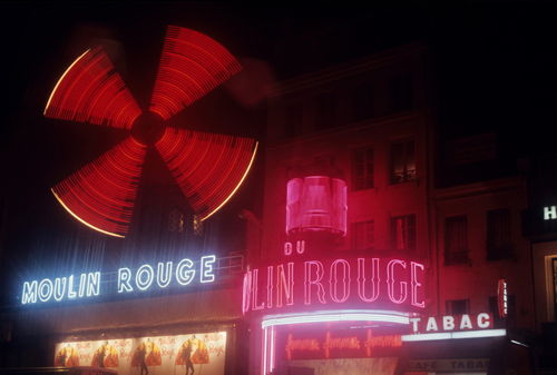 Rf-building-moulin-rouge-neon-paris-sign-cor016