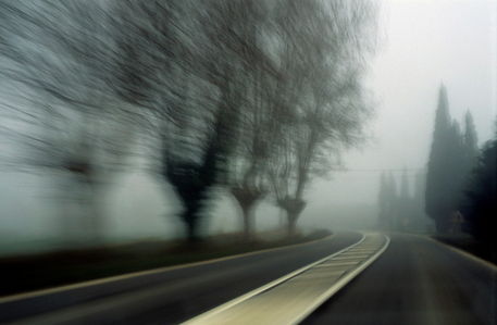 Rm-blurry-carpentras-foggy-road-trees-winter-otr222