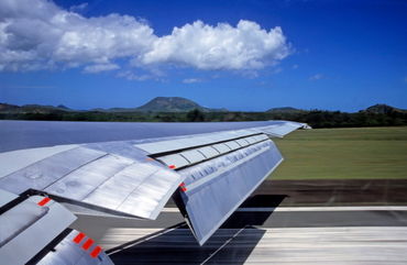 Rm-airport-noumea-plane-runway-take-off-wing-vt004
