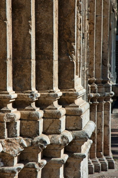 Rf-aged-church-columns-cordoba-gothic-stone-adl0470