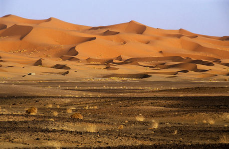 Rm-desert-morocco-remote-sand-dunes-scenic-lds035