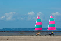 Two land yachts on the beach von Sami Sarkis Photography