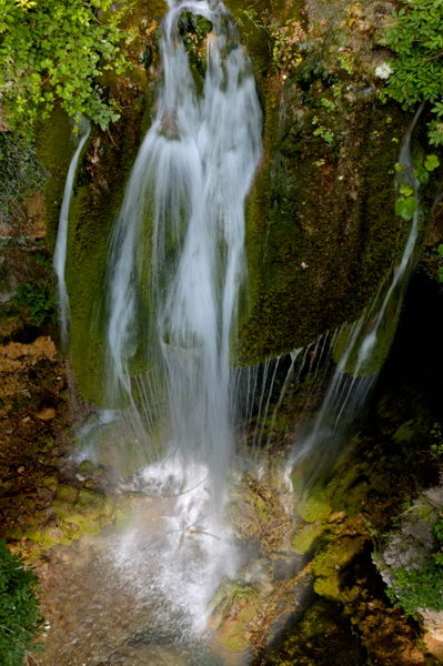 Rf-beauty-fresh-moss-nature-pure-rocks-waterfall-pro557