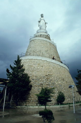 Rm-beirut-harissa-monument-statue-virgin-mary-lbn015