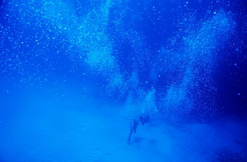 Rm-bubbles-divers-sea-underwater-diving-mexuw038