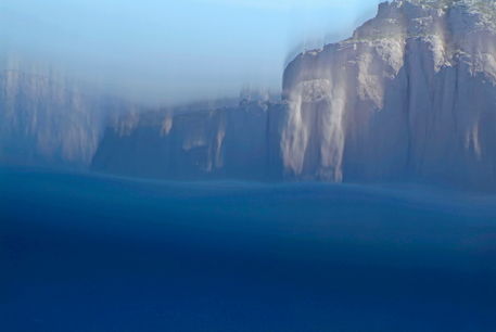 Rf-blurry-cliffs-coastal-riou-island-rocks-sea-uw802