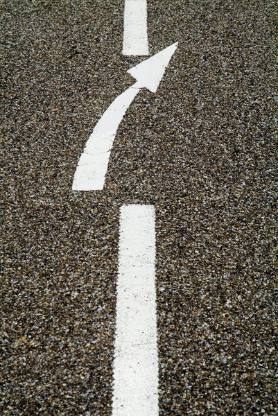 Rf-arrow-sign-dividing-line-road-marking-lan0692