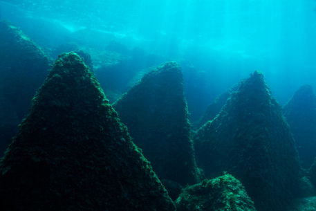 Rf-marseille-mediterranean-sea-pyramids-rocks-uw760