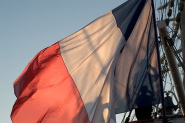 Rf-barque-flag-french-mast-vieux-port-mle626
