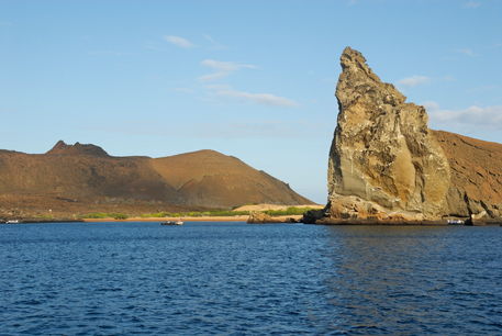 Pinnacle-rock-bartolome-island-galapagos-rm-glp-uwd5123