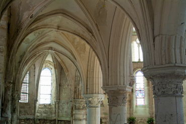 Rm-church-columns-crecy-en-ponthieu-rib-vault-fra400