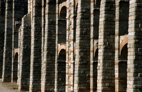 Rf-arch-miraculous-aqueduct-ruins-stonewall-mon053