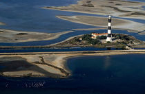 La Gacholle Lighthouse surrounded with blue sea von Sami Sarkis Photography