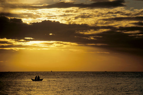 Rm-beauty-boat-fishing-sea-silhouette-sunrise-lds093