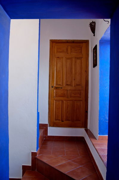 Rm-door-entrance-hotel-stairs-adl1479