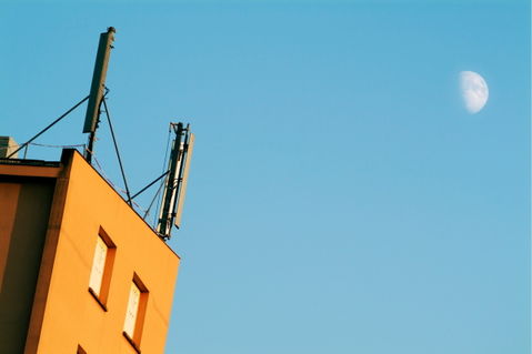 Rf-antennas-bordeaux-building-satellite-dishes-var259