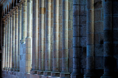 Rf-columns-monastery-mont-saint-michel-row-brt0463