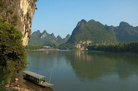 Rm-boat-china-lijiang-river-tranquil-chn1641