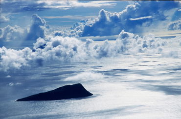 Rm-clouds-makura-island-sea-vanuatu-vt290