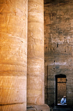 Rm-egyptian-hieroglyphs-man-temple-egy148