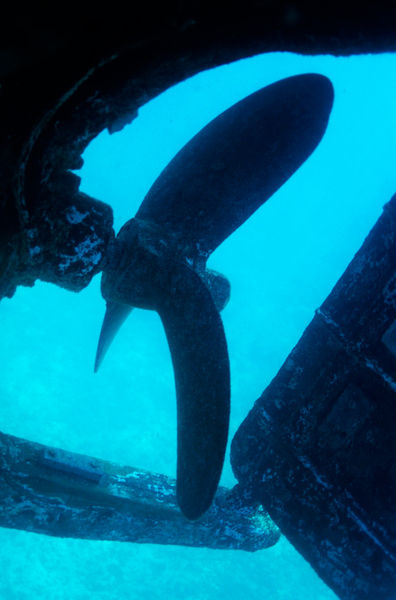 Rf-decay-propeller-sea-shipwreck-underwater-uw168