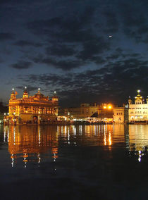 Golden Temple at Night by serenityphotography