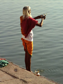 Making Puja Varanasi by serenityphotography