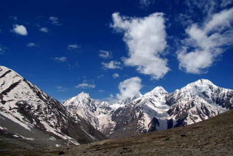 Snow-topped-mountains-in-the-spiti-valley