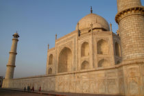 Taj Mahal inPerspective von serenityphotography