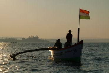 Dolphin-boat-with-indian-flag-palolem-02