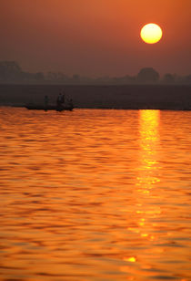 Sunrise on the Ganges von serenityphotography