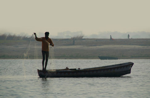 Fishermen-casting-nets