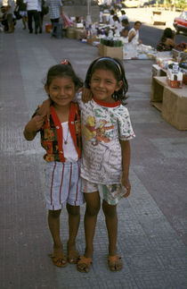 LITTLE SISTERS Leon Nicaragua von John Mitchell