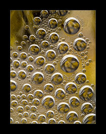 Air bubbles by Odon Czintos