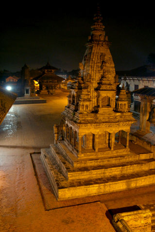 Durbar-square-at-night-bhaktapur