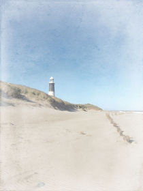 Spurn Point Lighthouse | Texture by Sarah Couzens