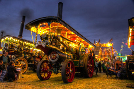 Showmans-engine-by-night