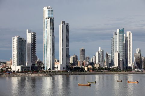 02-panama-city-05m-skyline