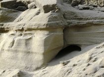 Geheimnisvolle Grotte von Ariane Kujas